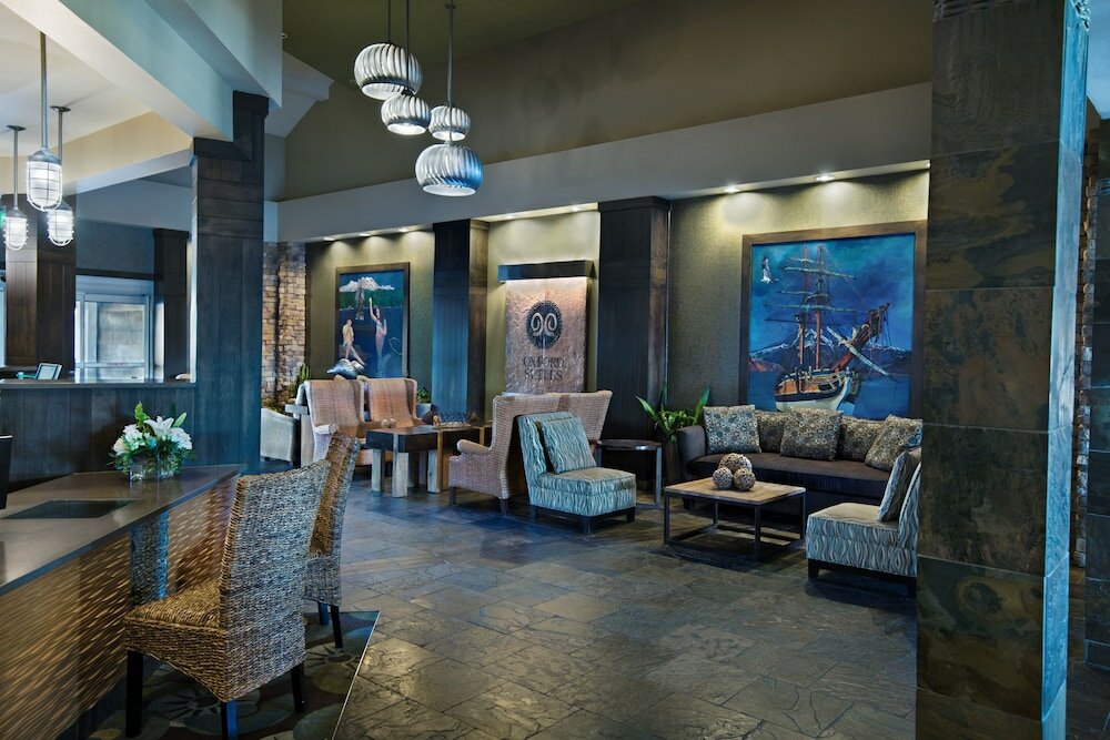 Фото Oxford Suites Silverdale