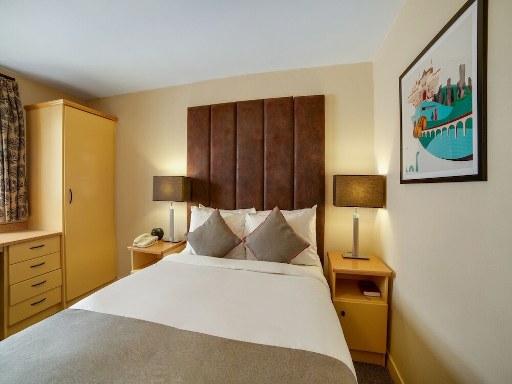 Фото Oyo Flagship Brentwood