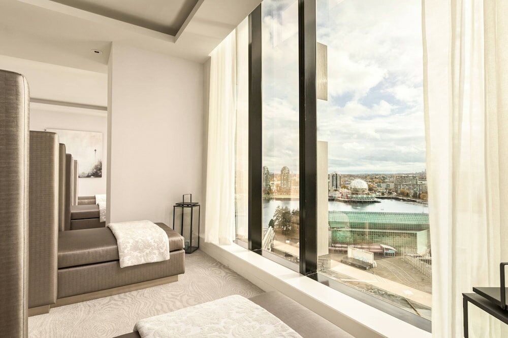 Фото The Douglas Autograph Collection