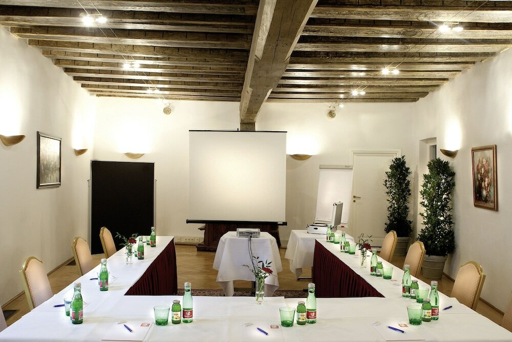 Фото Radisson Blu Hotel Altstadt, Salzburg