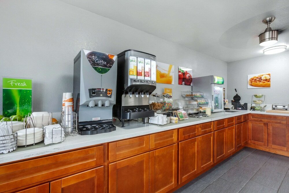 Фото Quality Inn & Suites near Downtown Mesa