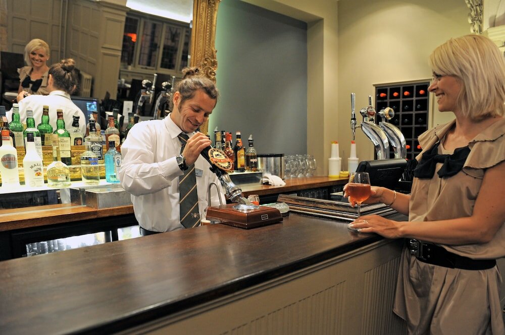 Фото The Crown Manor House Hotel