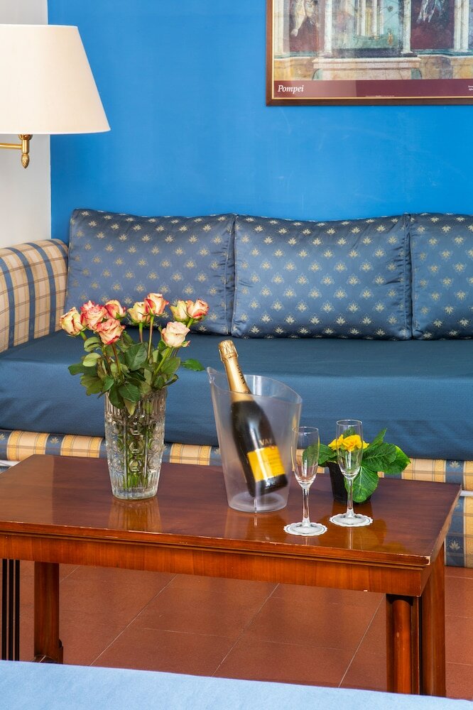 Фото Piazza di Spagna Suites