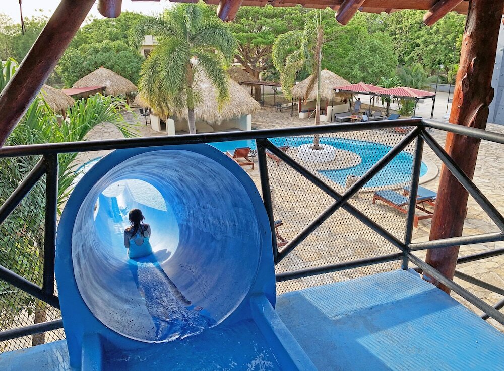 Фото Surf Ranch Hotel & Resort