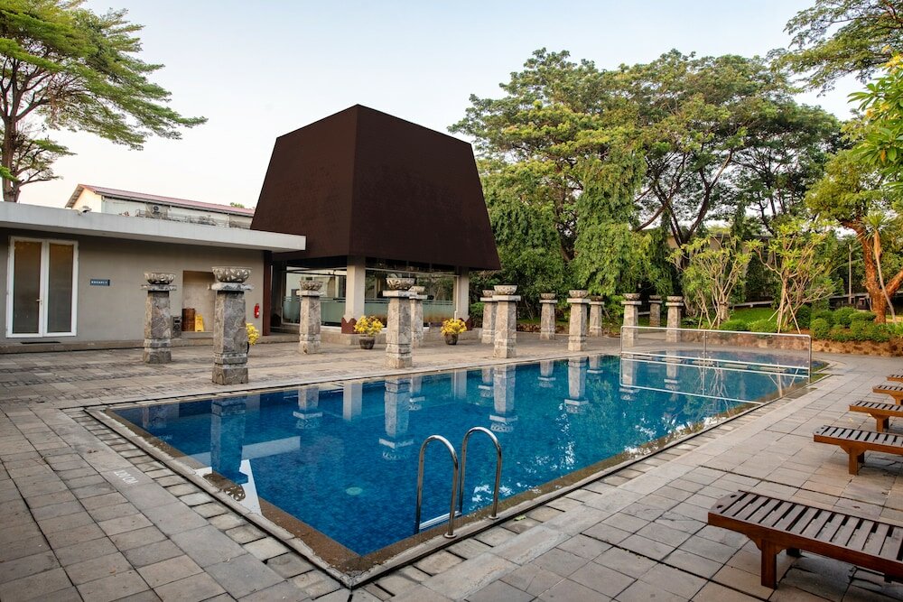 Фото Oakwood Hotel & Apartments Taman Mini Jakarta