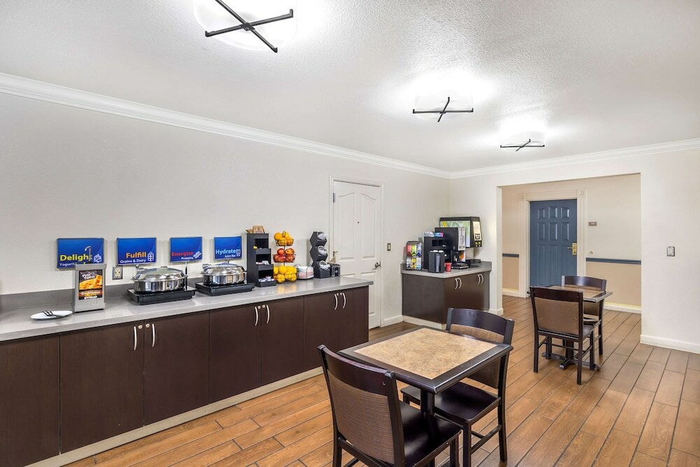 Фото Best Western Capital City Inn