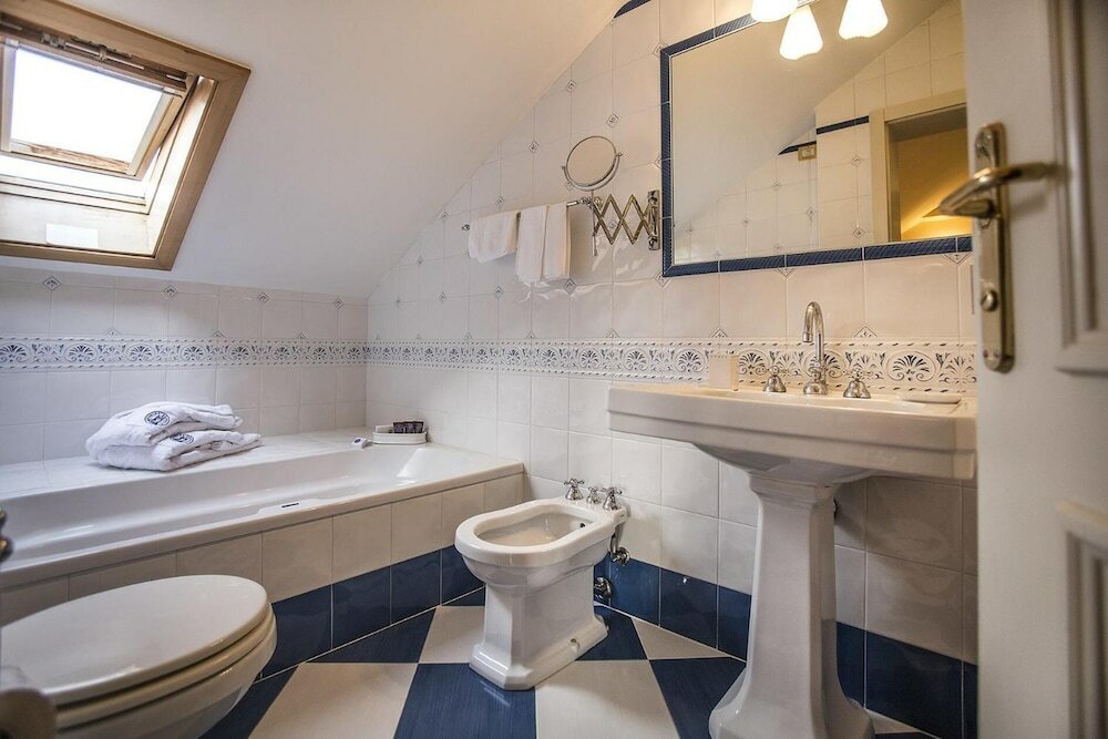 Фото Hotel Regina Adelaide