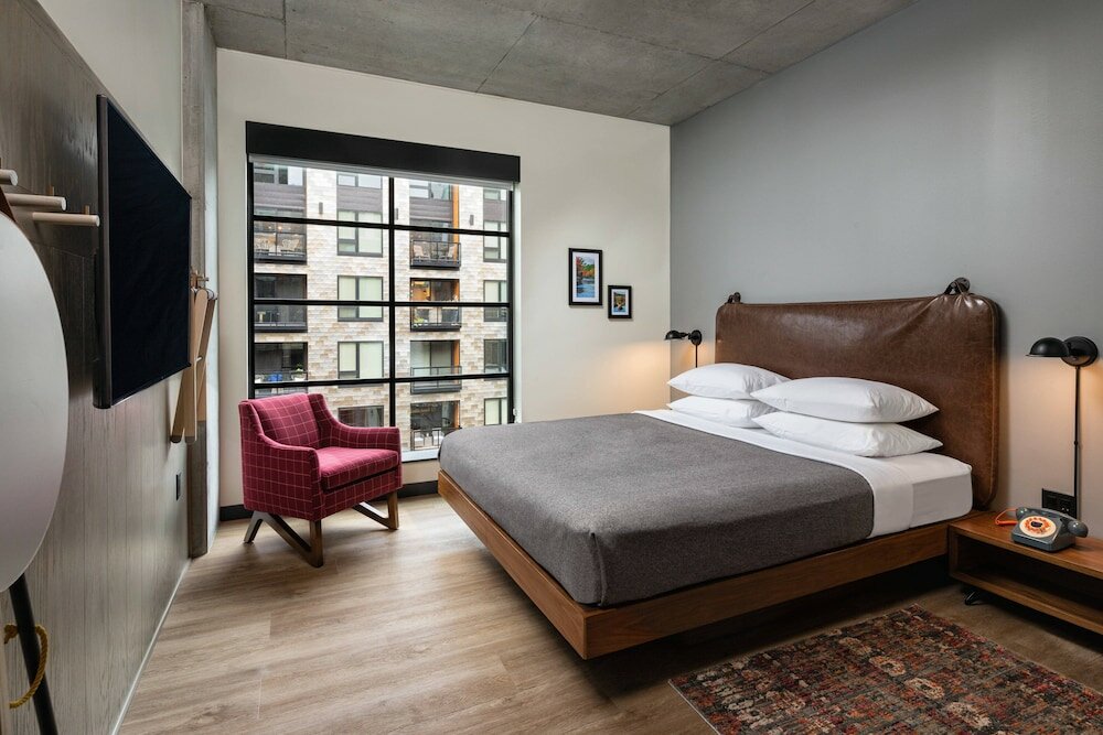Фото Moxy Minneapolis Downtown