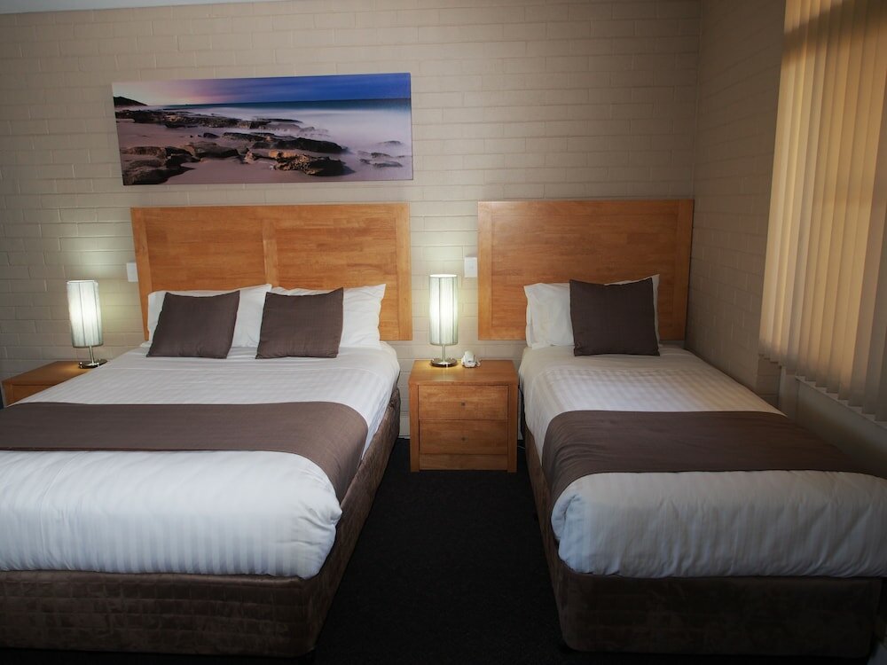 Фото Dongara Hotel Motel