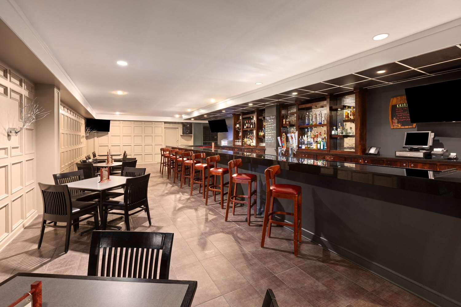 Фото Wyndham Garden Norfolk Downtown