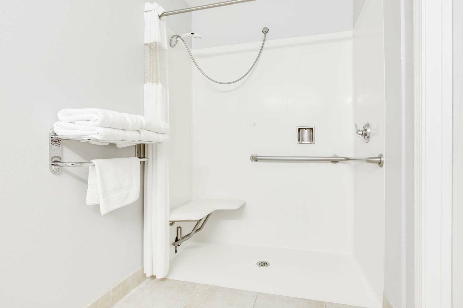 Фото Ramada by Wyndham Marina