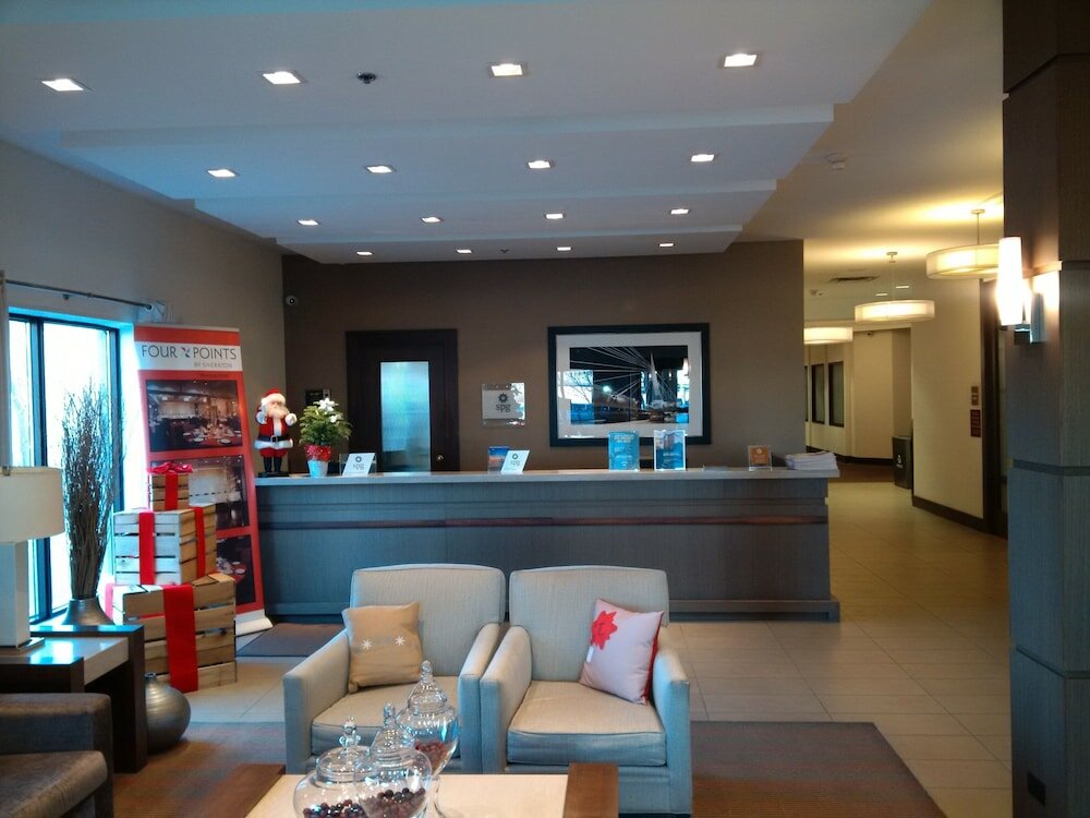 Фото Four Points by Sheraton Winnipeg South