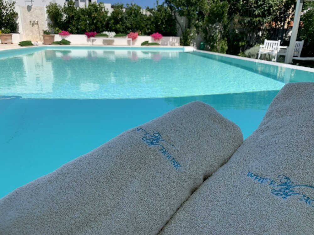 Фото White House Luxury Hospitality