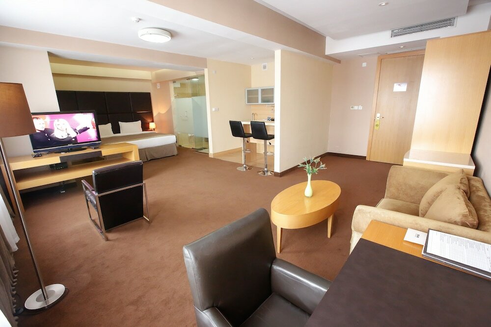 Фото The Corporate Hotel Convention Centre