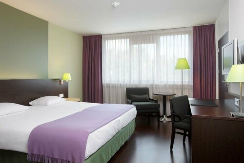 Внешний вид отеля Nh Maastricht в Маастрихте, фото 2