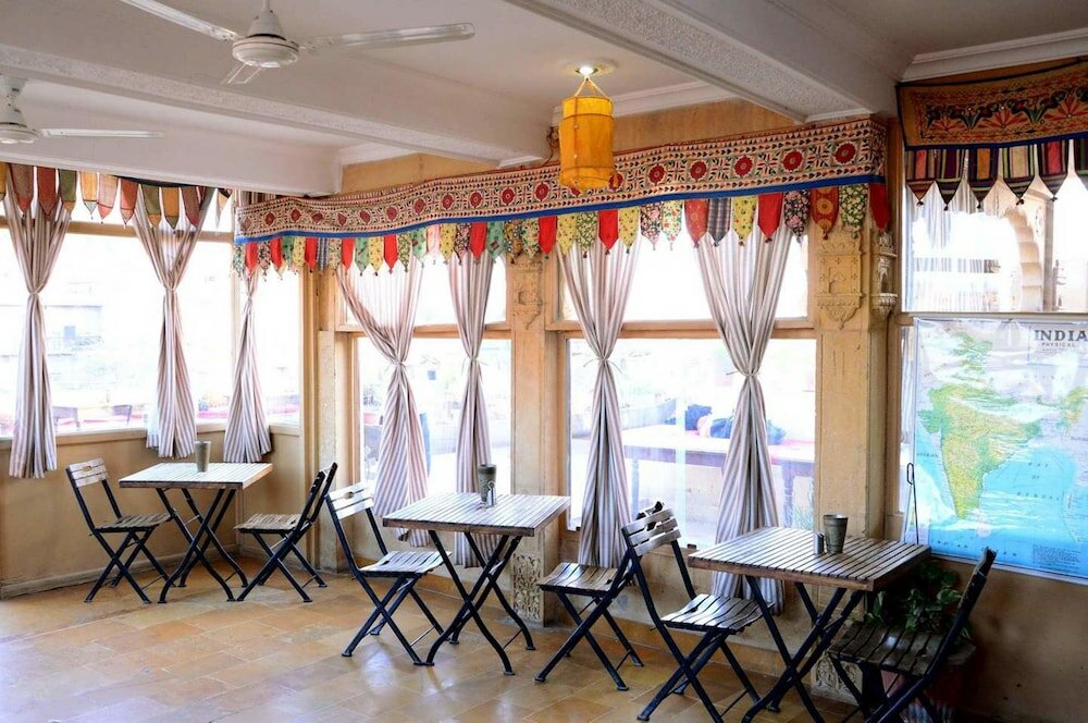 Фото Hotel Shahi Palace