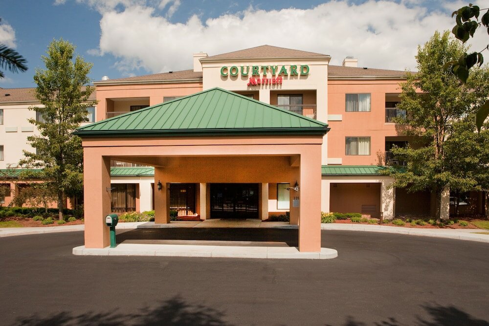 Фото Courtyard by Marriott Hartford Manchester
