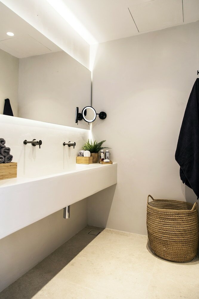 Фото Hide out Suites