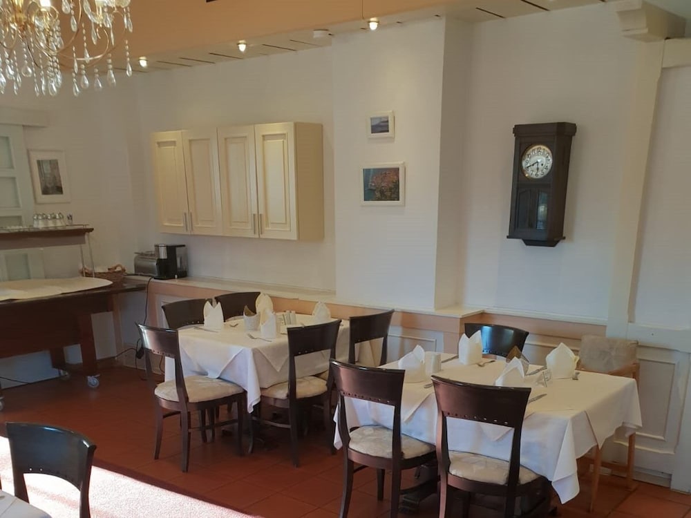 Фото Hotel Restaurant Knechtstedener Hof