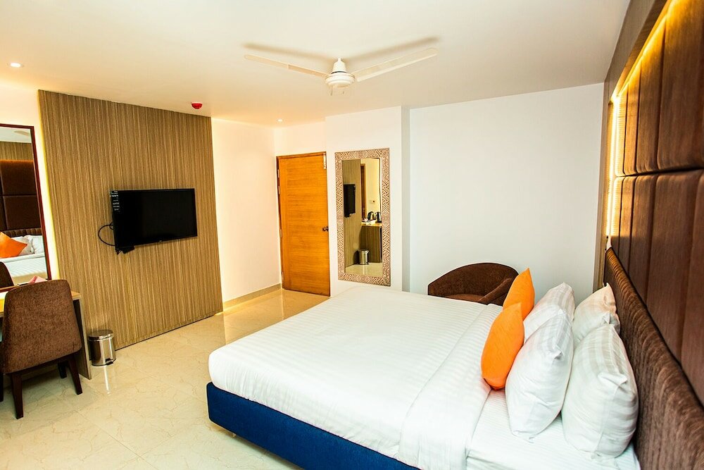 Фото Royal Raj Hotel