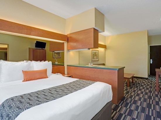 Фото Microtel Inn & Suites by Wyndham Bushnell