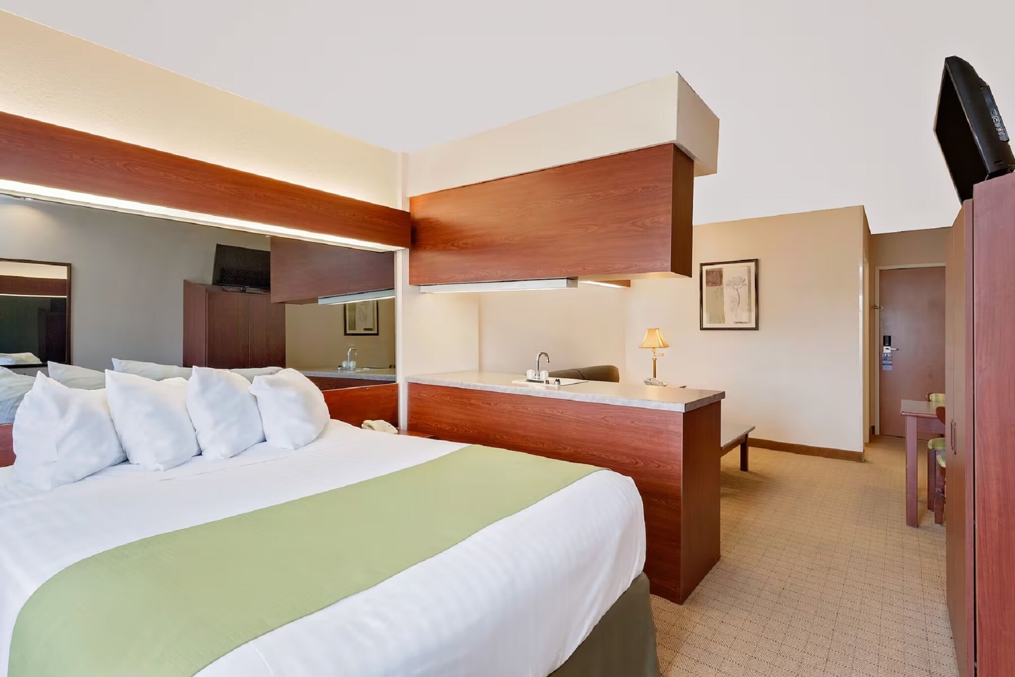 Фото Microtel Inn & Suites by Wyndham Wellsville