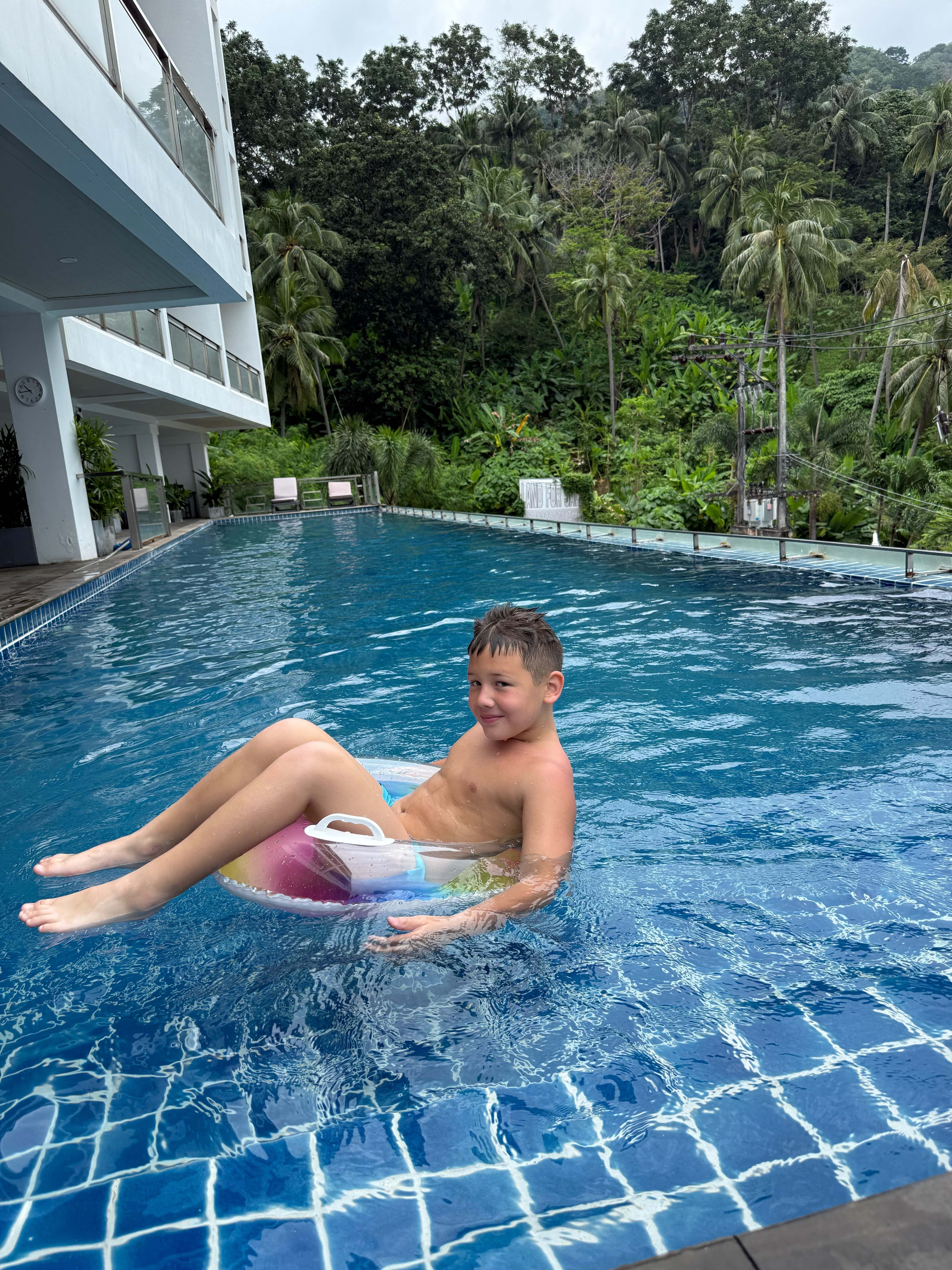 Фото Lae Lay Suites