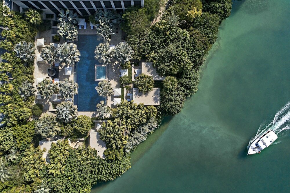 Фото Four Seasons Hotel Bahrain Bay