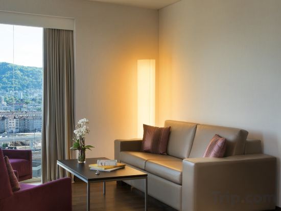 Фото Renaissance Zurich Tower Hotel