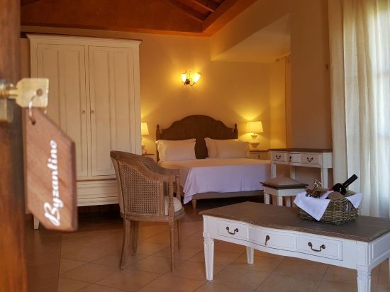 Фото Liotrivi Historical Mansion & Boutique Hotel