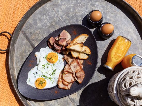 Фото Elysian Luxury Hotel & SPA