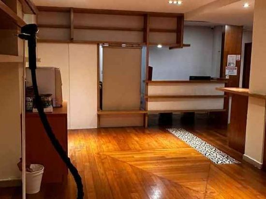 Фото Wink at Upper Cross Street