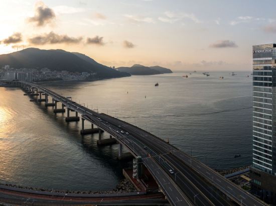 Фото Wyndham Grand Busan Ijin