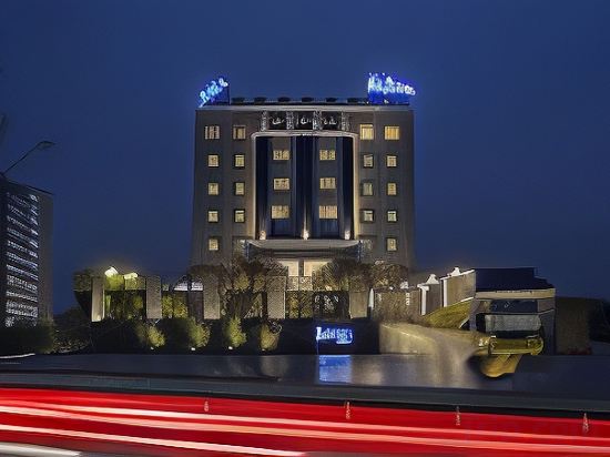 Фото Radisson Chandigarh Zirakpur