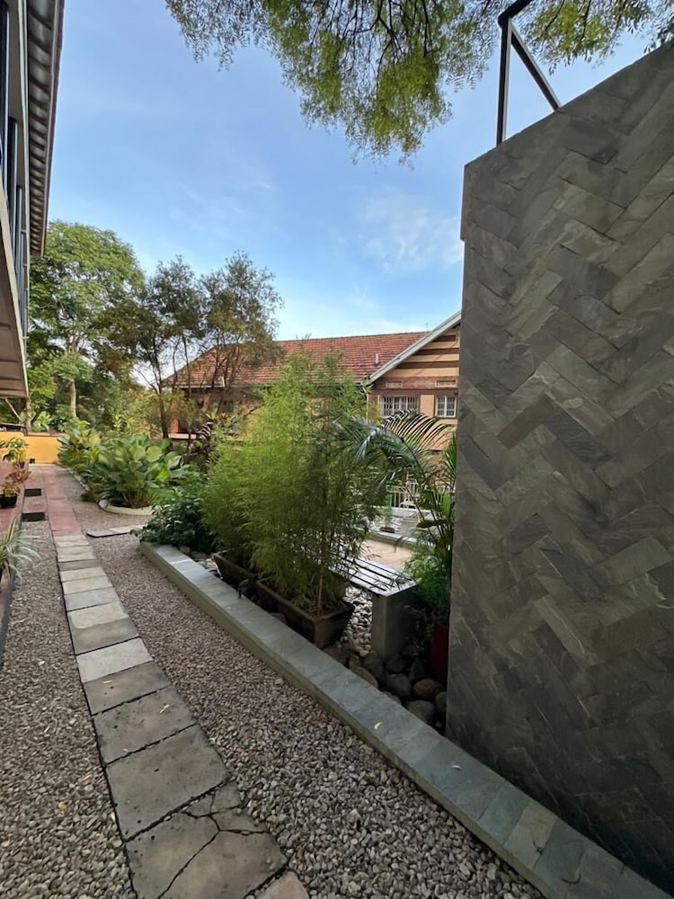 Фото The Explorers Hub