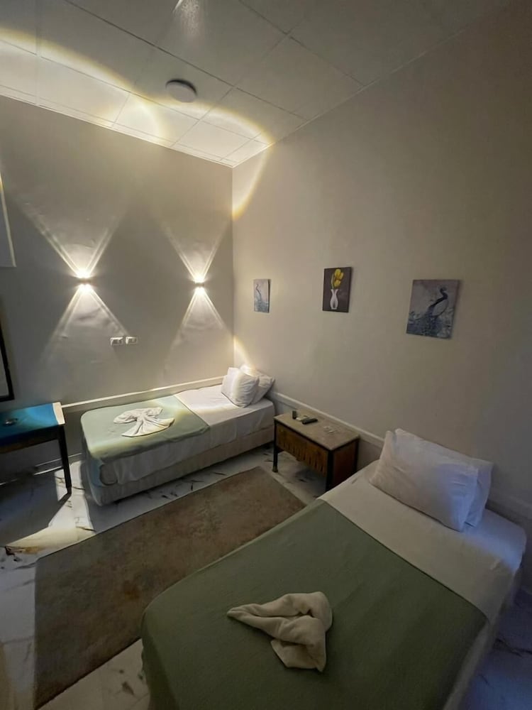 Фото One Season Hostel