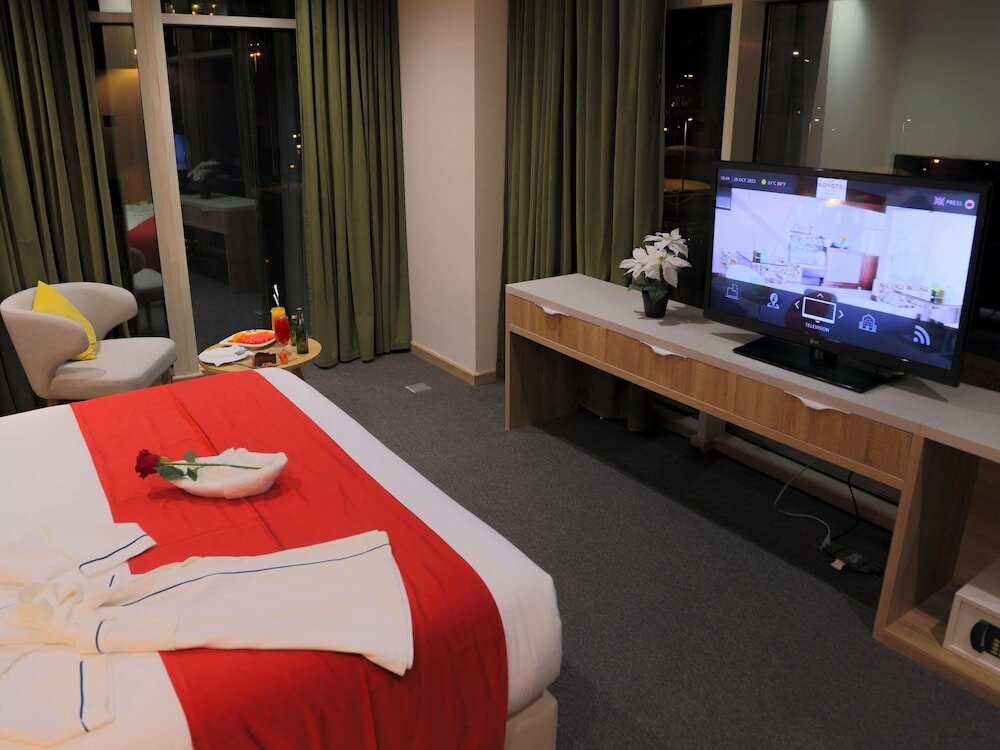 Фото Novotel Suites Riyadh Centre