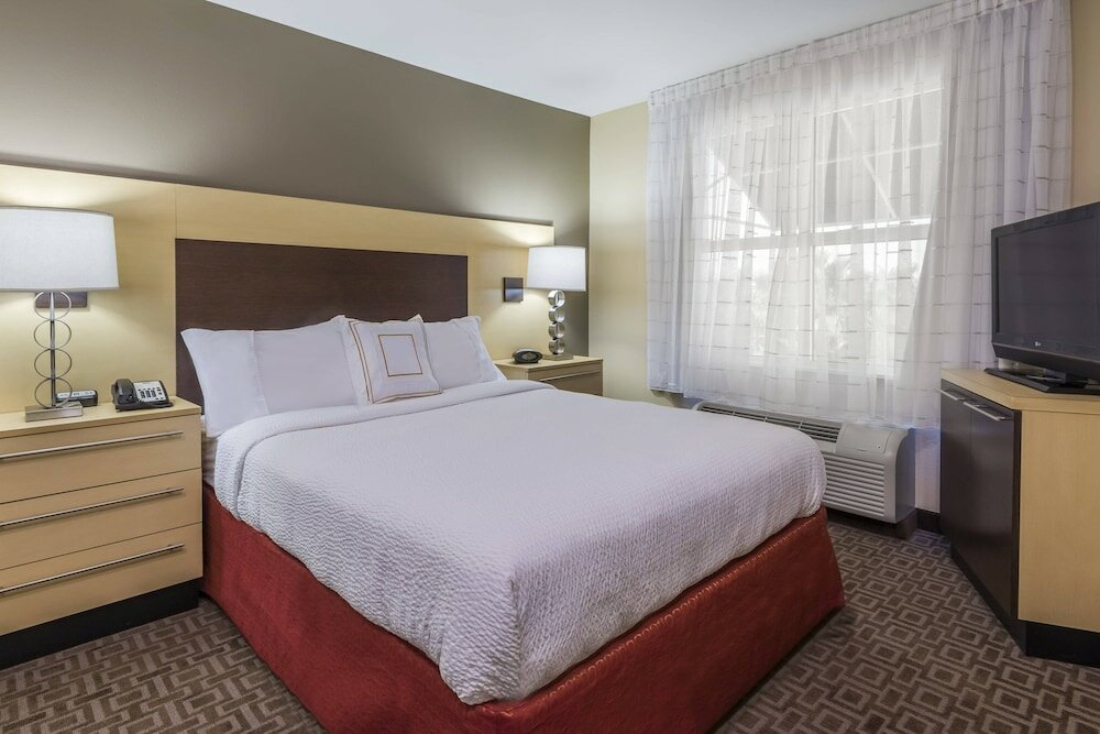 Фото TownePlace Suites by Marriott Tampa Westshore/Airport