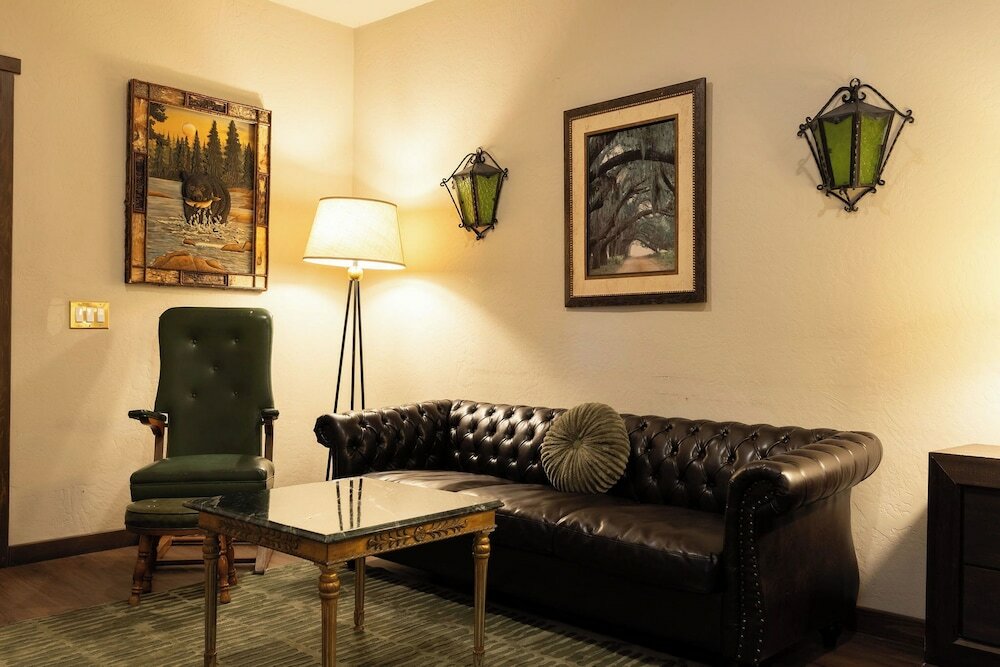 Фото Black Forest Lodge And Cabins