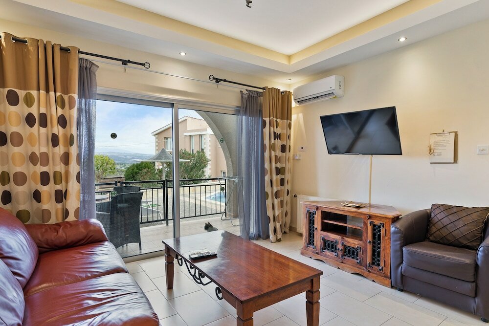 Фото Hill View Restaurant & Apartments