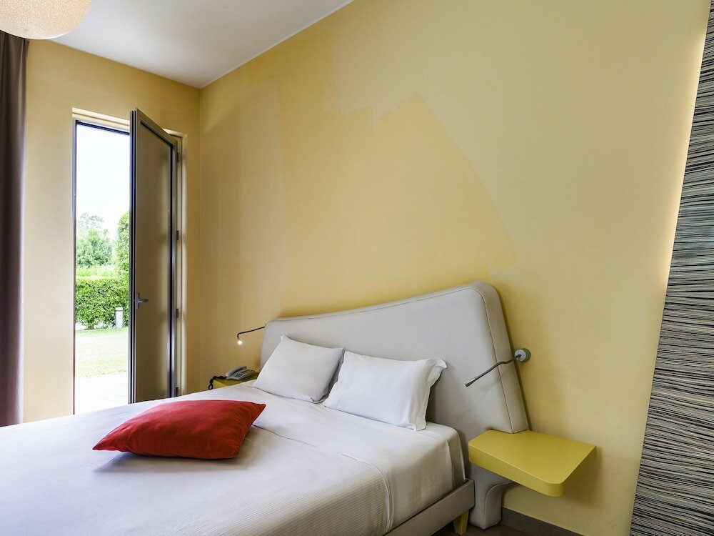 Фото Ibis Styles Catania Acireale