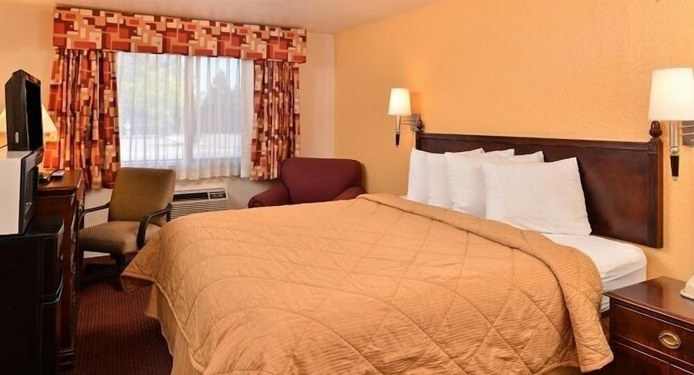 Фото Travelodge by Wyndham Klamath Falls