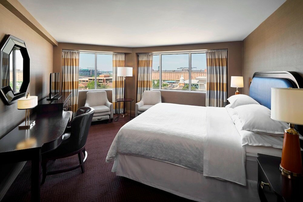 Фото Sheraton Inner Harbor Hotel
