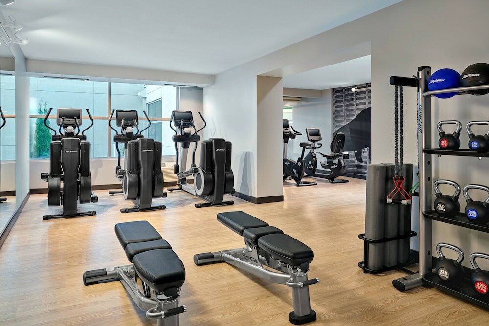 Фото Delta Hotels by Marriott Milwaukee Northwest
