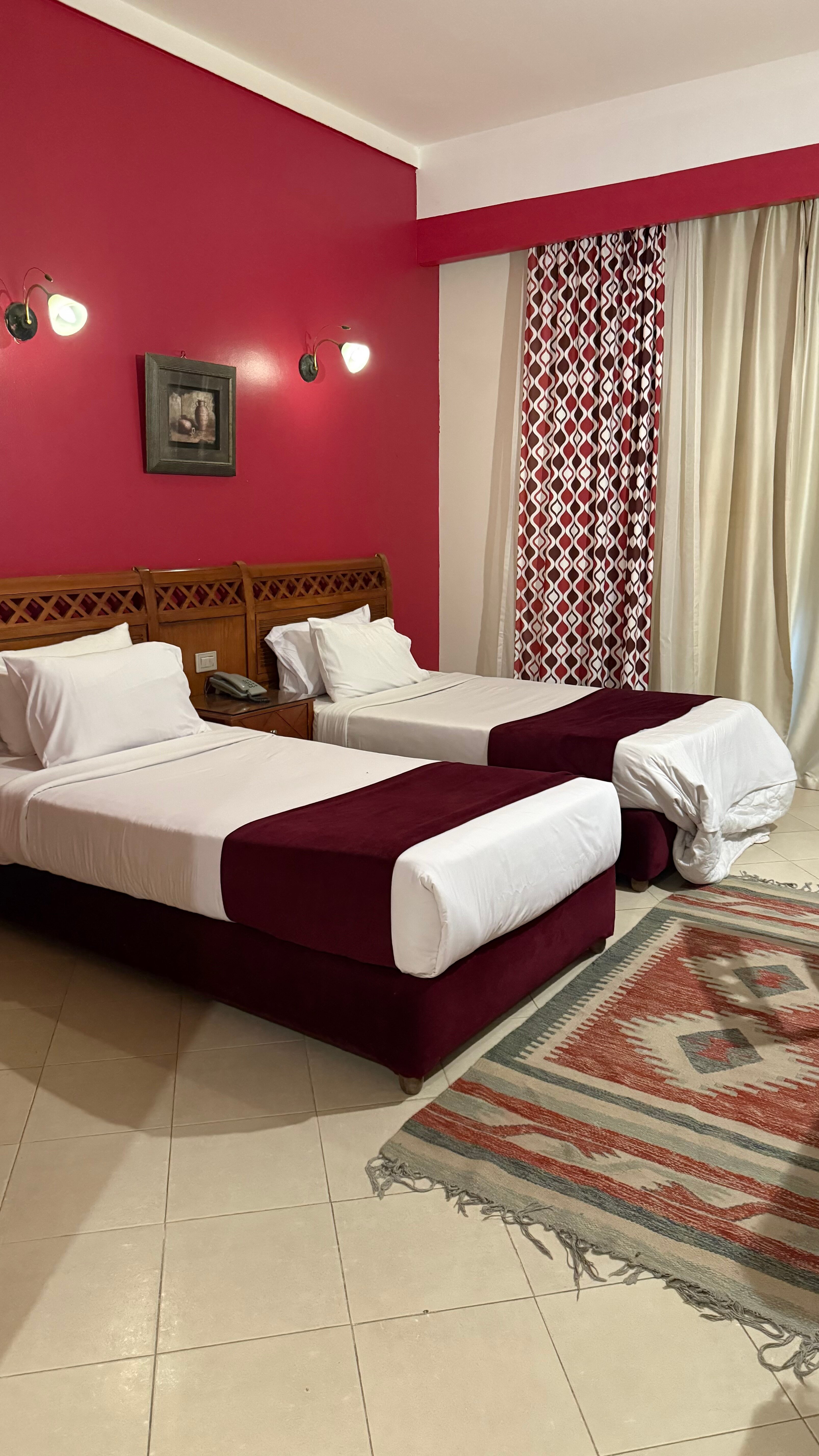 Фото Eagles Downtown Zahabia & Beach Resort