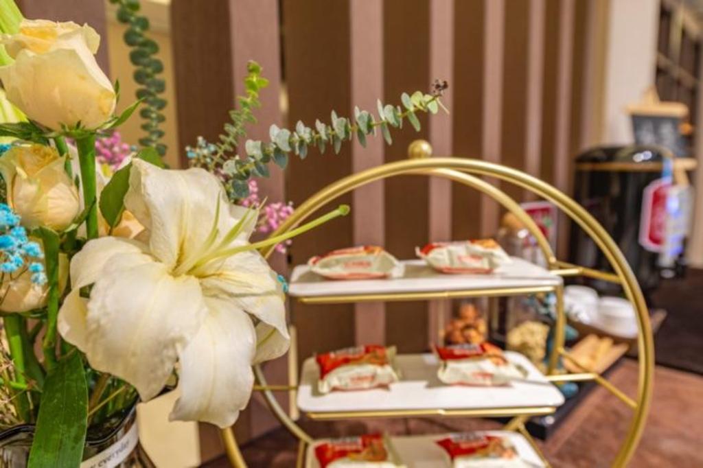 Фото Homeinn Plus Hotel (Beijing Guomao Heshenghui)