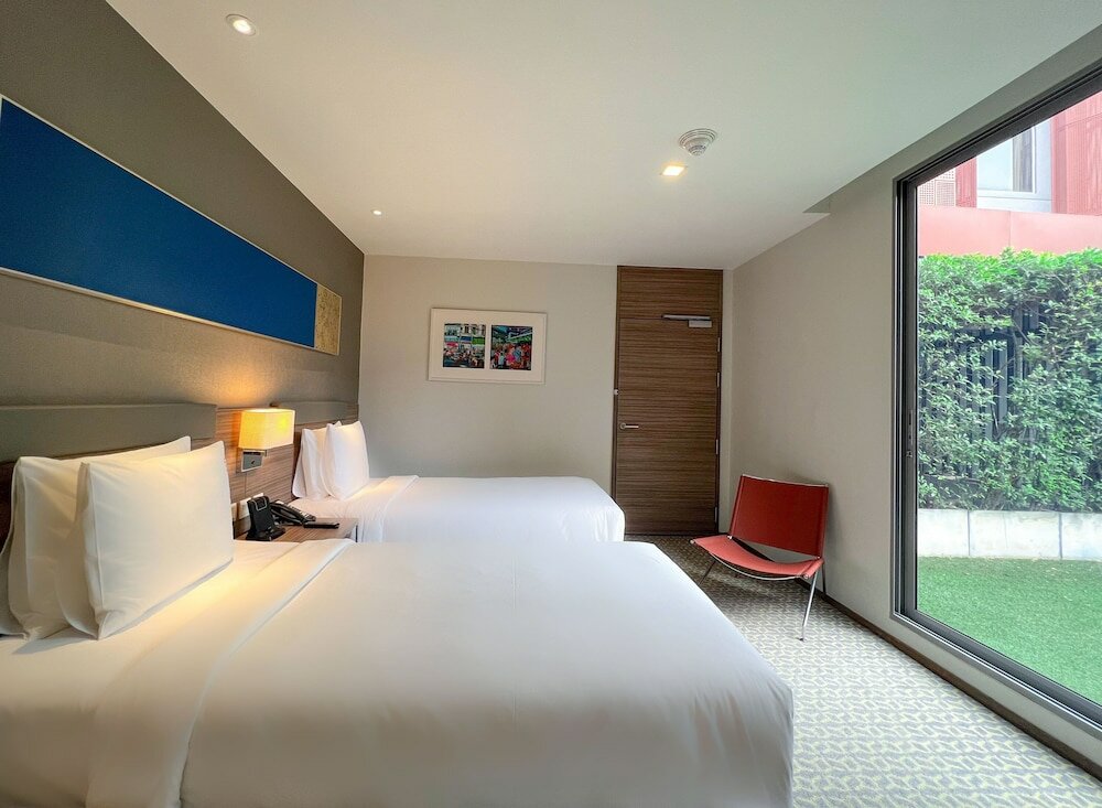 Фото Holiday Inn Express Bangkok Sathorn