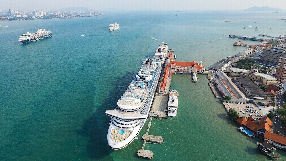 Фото Bishop Hotel