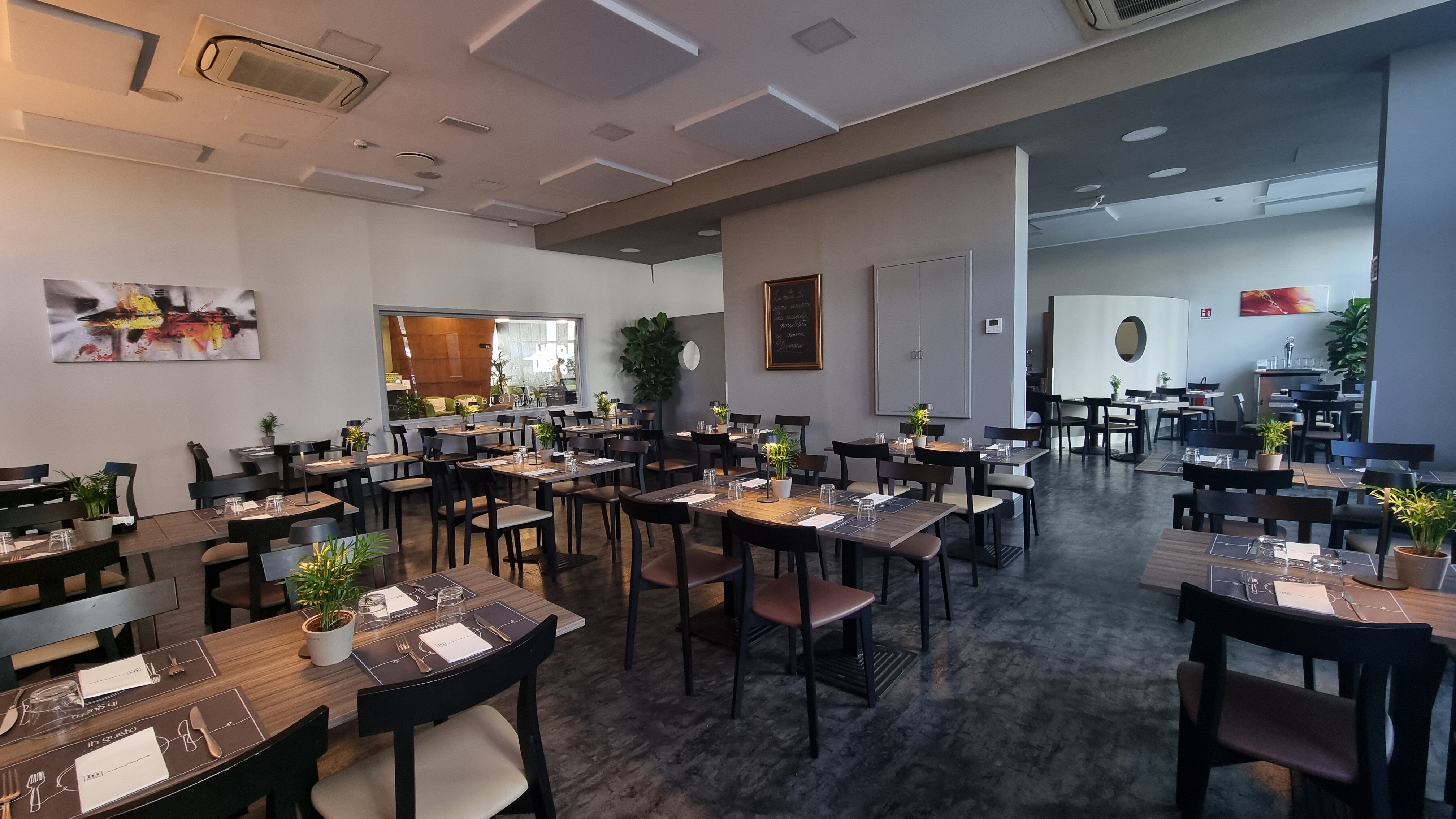 Фото IH Hotels Milano Lorenteggio