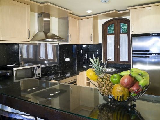 Фото Regency Country Club Apartments Suites